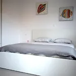 Apartment - Sleeps 5 - Pets Ok - Balcony - Parking Agios Nikolaos (Chalkidiki)