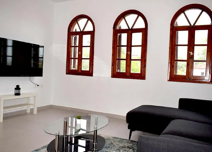 Apartment - Sleeps 5 - Pets Ok - Balcony - Parking Agios Nikolaos (Chalkidiki)