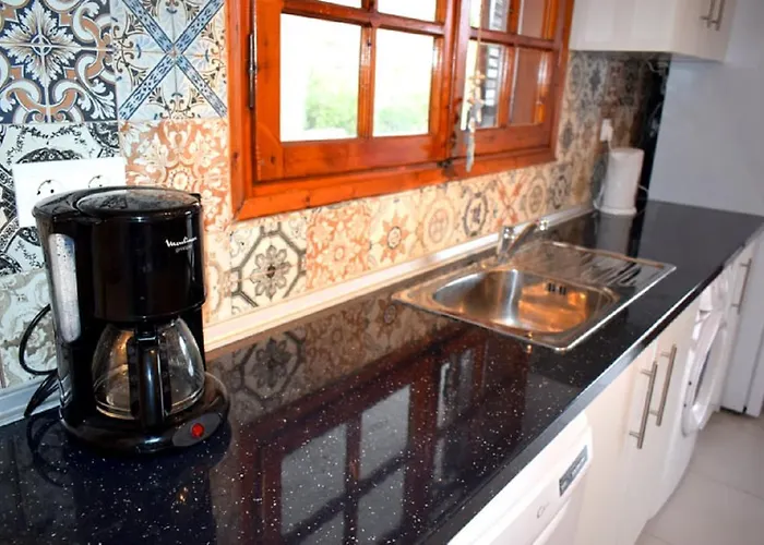 - Sleeps 5 - Pets Ok - Balcony - Parking Agios Nikolaos (Chalkidiki)