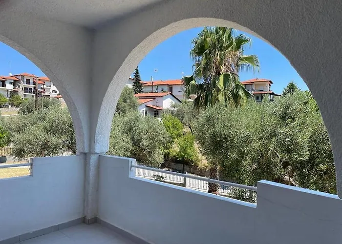 Apartment - Sleeps 5 - Pets Ok - Balcony - Parking