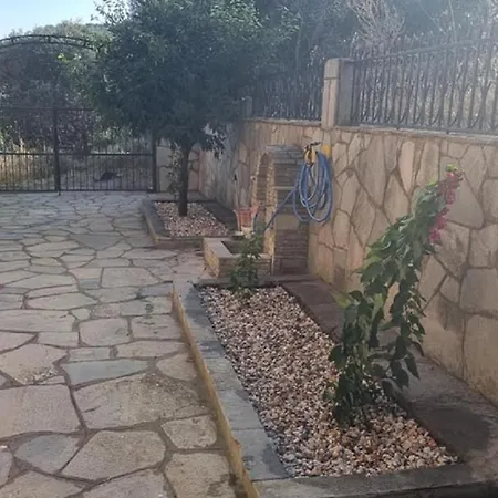 - Sleeps 5 - Pets Ok - Balcony - Parking Apartmán Ágios Nikólaos