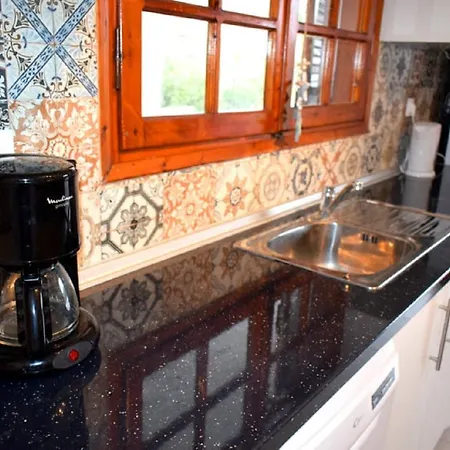 Apt - Sleeps 5 - Pets Ok - Balcony - Parking Agios Nikolaos (Chalkidiki)