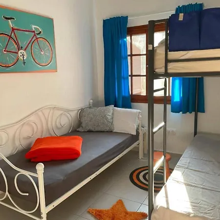 Apt - Sleeps 5 - Pets Ok - Balcony - Parking Ágios Nikólaos