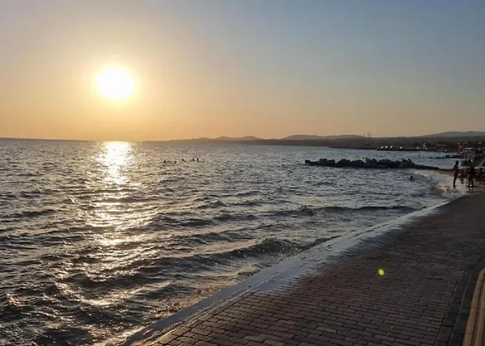 Apartamento - Sleeps 5 - Pets Ok - Balcony - Parking