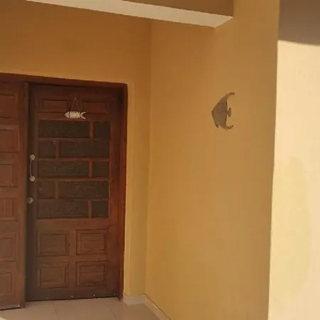 Apt - Sleeps 5 - Pets Ok - Balcony - Parking Διαμέρισμα *