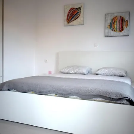 Διαμέρισμα Apt - Sleeps 5 - Pets Ok - Balcony - Parking Άγιος Νικόλαος