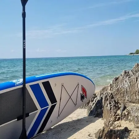 Apt - Sleeps 5 - Pets Ok - Balcony - Parking Άγιος Νικόλαος