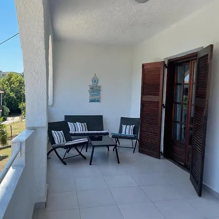 Διαμέρισμα Apt - Sleeps 5 - Pets Ok - Balcony - Parking Άγιος Νικόλαος