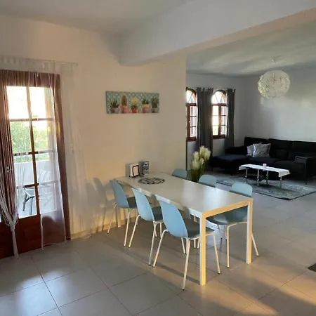 Apt - Sleeps 5 - Pets Ok - Balcony - Parking Άγιος Νικόλαος