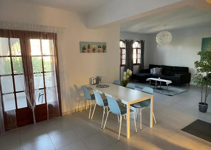 - Sleeps 5 - Pets Ok - Balcony - Parking Agios Nikolaos (Chalkidiki)